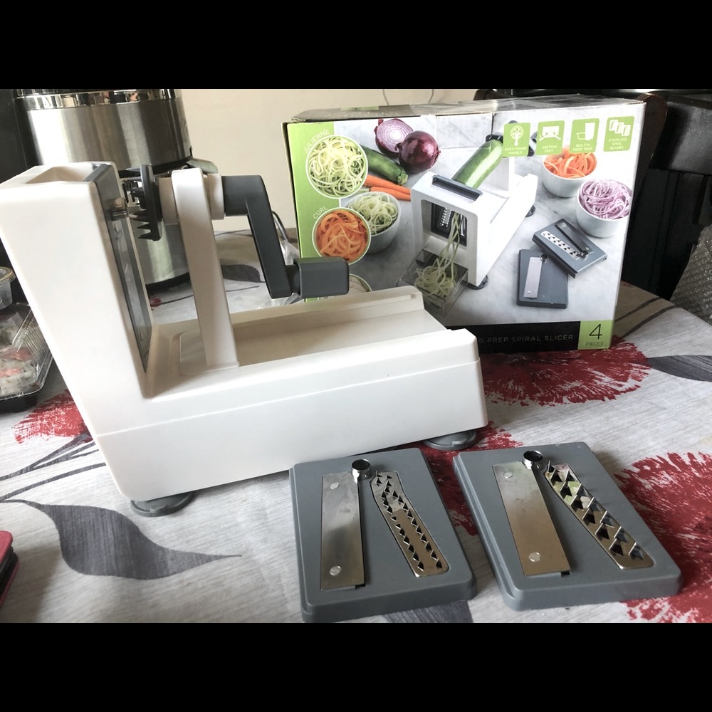 VEGETABLE SPIRALIZER
